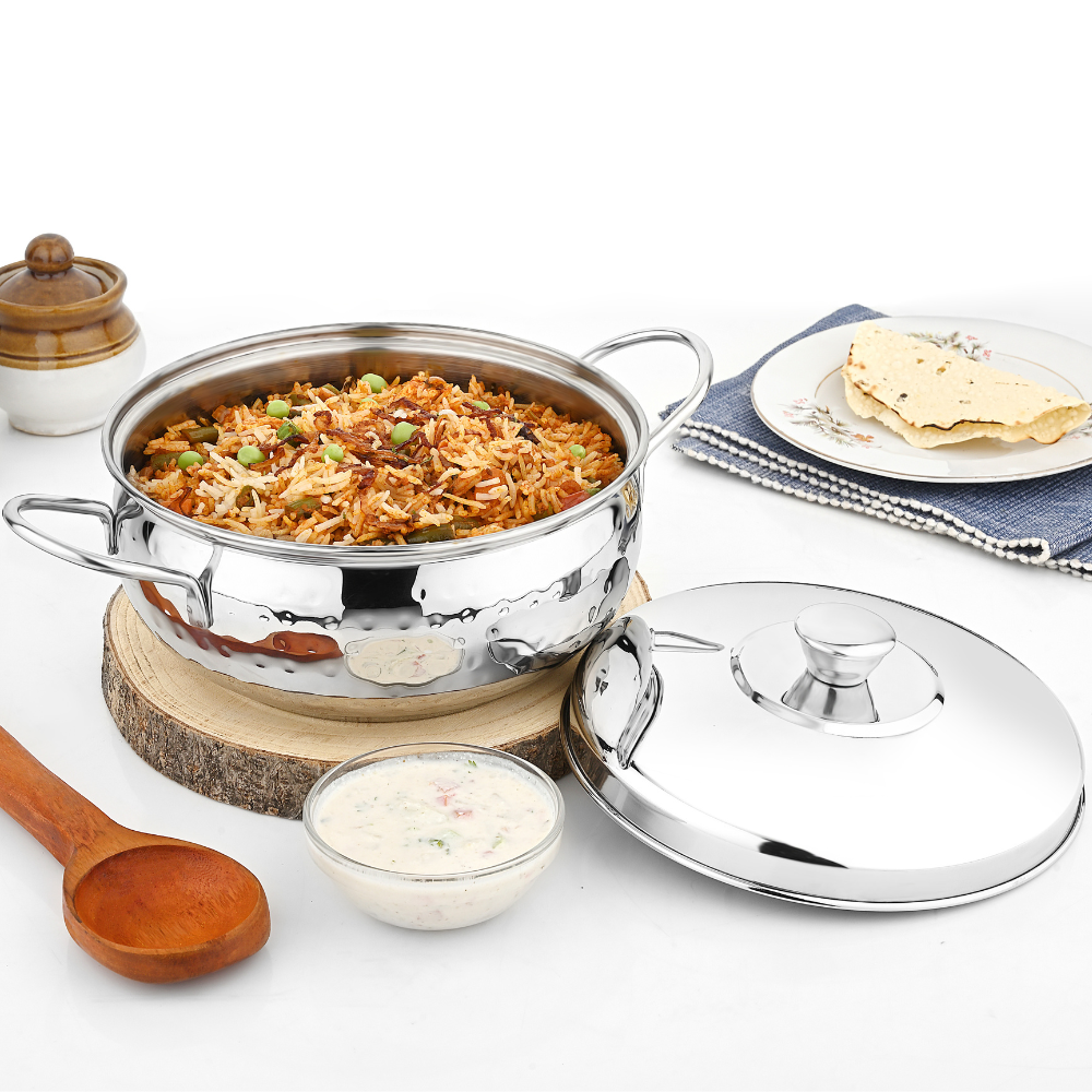 Vinod Stainless Steel Milano Hammered Serving Casserole With Steel Lid & Side Handle 1230 ml, 16 cm